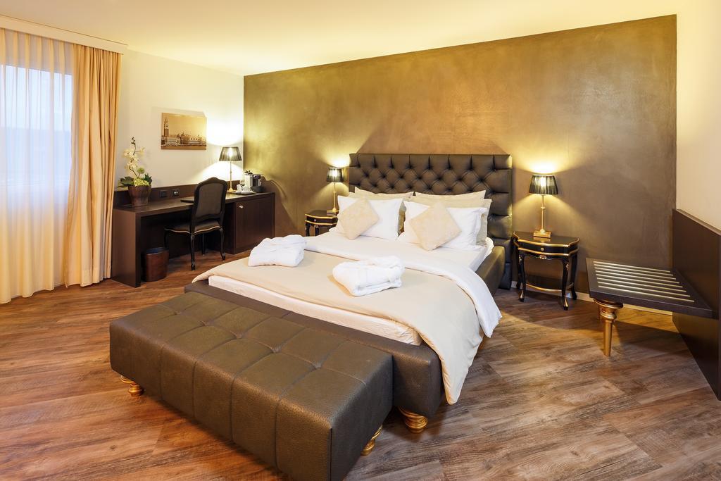 Business Hotel First Feusisberg Oda fotoğraf